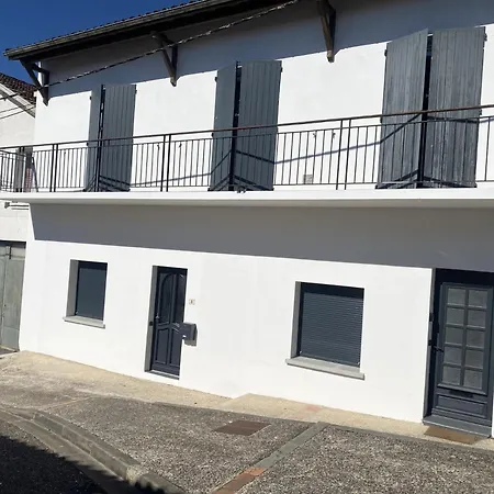 Spacieux Climatise Avec Terrasse Apartment